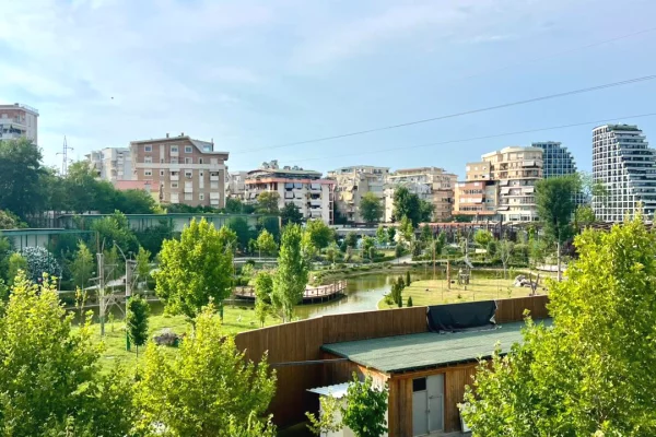 Shtepi me qera Apartament ne Tirane, 2+1, Mobilimi E mobiluar, Pagesa 70,000  Leke.