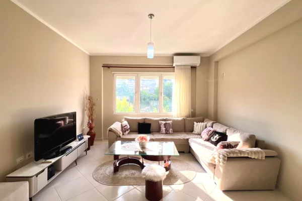 Shtepi me qera 2+1 ne Tirane - 70,000 Leke