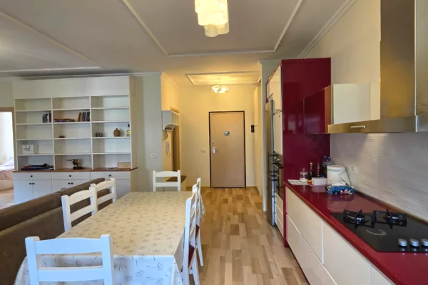 Shtepi ne shitje Apartament ne Tirane, 2+1, Mobilimi E mobiluar, Pagesa 230,000  Euro.
