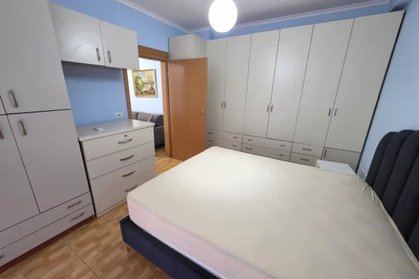 Shtepi me qera Apartament ne Tirane, 2+1, Mobilimi E mobiluar, Pagesa 60,000  Leke.