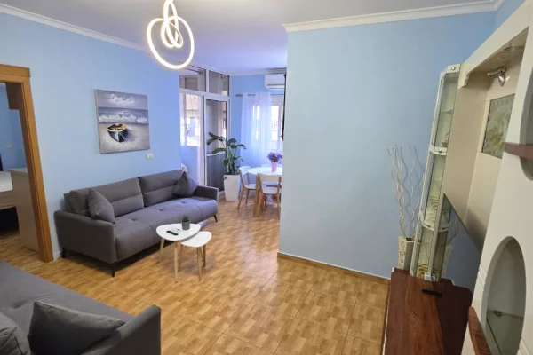 Shtepi me qera Apartament ne Tirane, 2+1, Mobilimi E mobiluar, Pagesa 60,000  Leke.