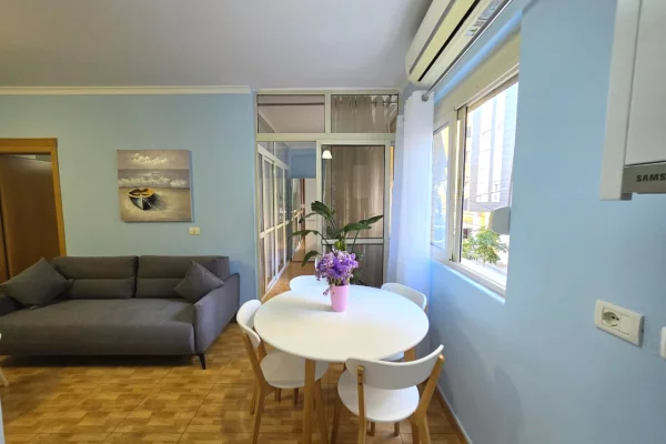 Shtepi me qera Apartament ne Tirane, 2+1, Mobilimi E mobiluar, Pagesa 60,000  Leke.