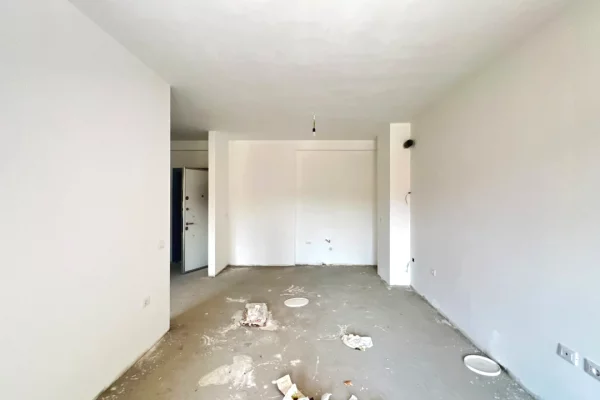 Shtepi ne shitje Apartament ne Tirane, 2+1, Mobilimi Bosh, pa mobiluar, Pagesa 187,000  Euro.
