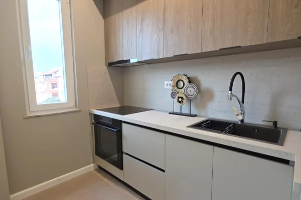 Shtepi me qera Apartament ne Tirane, 2+1, Mobilimi E mobiluar, Pagesa 700  Euro.