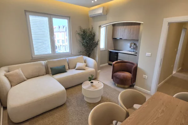 Shtepi me qera 2+1 ne Tirane - 700 Euro
