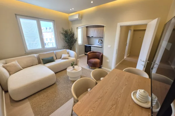 Shtepi me qera Apartament ne Tirane, 2+1, Mobilimi E mobiluar, Pagesa 700  Euro.