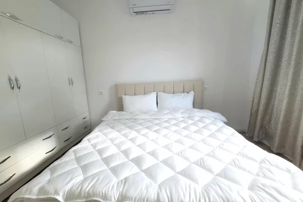 Shtepi me qera Shtepi Private ne Tirane, 2+1, Mobilimi E mobiluar, Pagesa 60,000  Leke.
