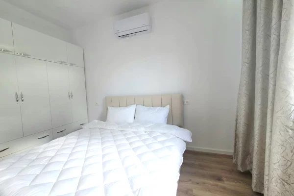 Shtepi me qera Shtepi Private ne Tirane, 2+1, Mobilimi E mobiluar, Pagesa 60,000  Leke.
