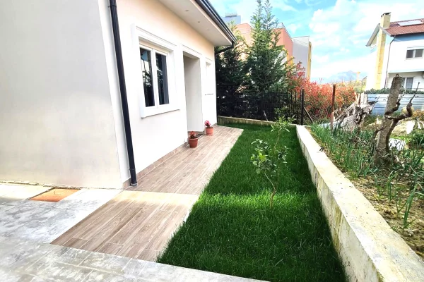 Shtepi me qera Shtepi Private ne Tirane, 2+1, Mobilimi E mobiluar, Pagesa 60,000  Leke.