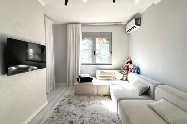 Shtepi me qera 1+1 ne Tirane - 60,000 Leke