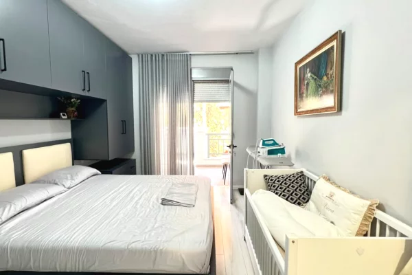 Shtepi me qera Apartament ne Tirane, 1+1, Mobilimi E mobiluar, Pagesa 60,000  Leke.