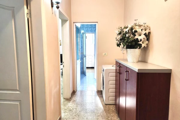 Shtepi me qera Apartament ne Tirane, 1+1, Mobilimi E mobiluar, Pagesa 600  Euro.