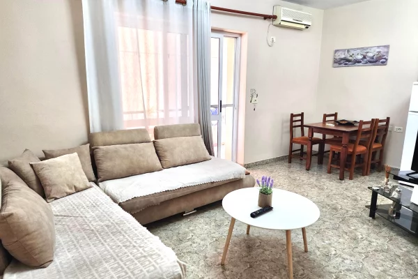 Shtepi me qera Apartament ne Tirane, 1+1, Mobilimi E mobiluar, Pagesa 600  Euro.