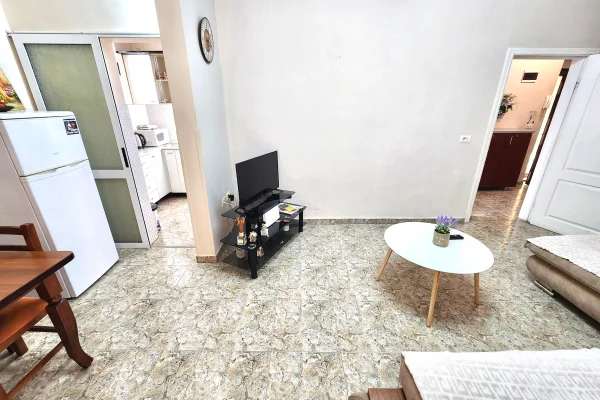 Shtepi me qera Apartament ne Tirane, 1+1, Mobilimi E mobiluar, Pagesa 600  Euro.