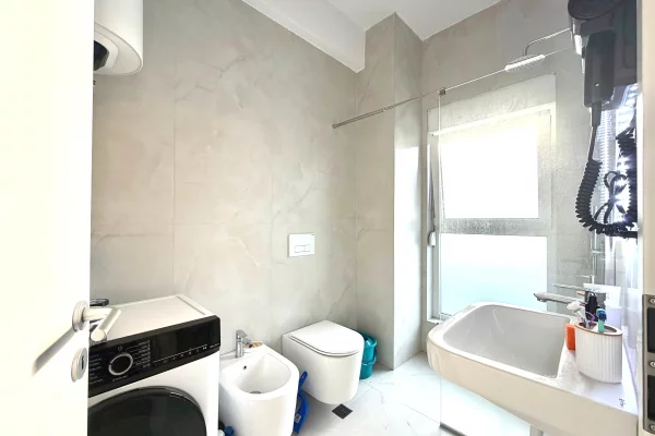 Shtepi ne shitje Apartament ne Tirane, 1+1, Mobilimi E mobiluar, Pagesa 110,000  Euro.