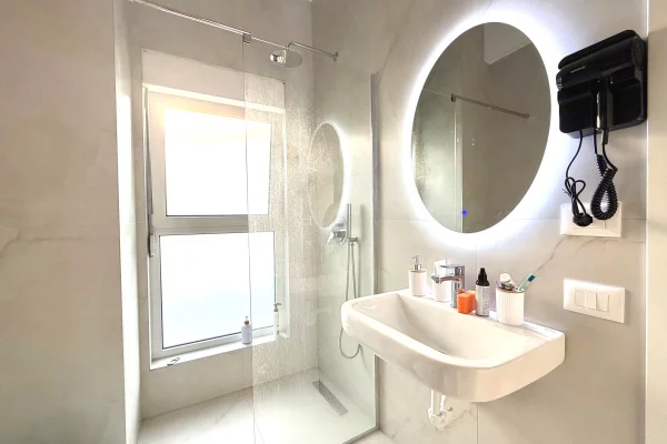 Shtepi ne shitje Apartament ne Tirane, 1+1, Mobilimi E mobiluar, Pagesa 110,000  Euro.