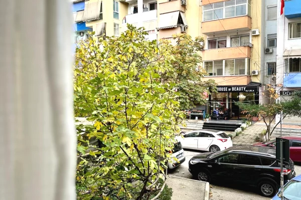 Shtepi me qera Apartament ne Tirane, 1+1, Mobilimi E mobiluar, Pagesa 55,000  Leke.