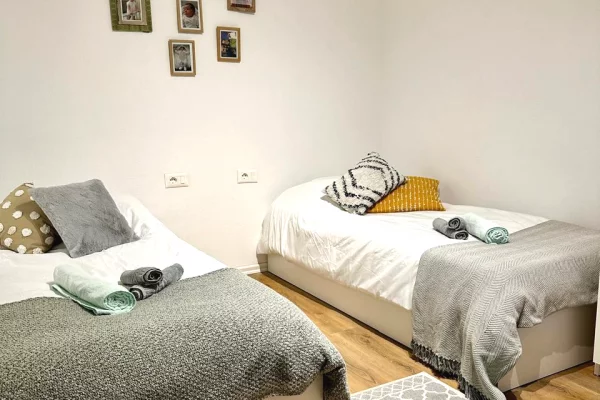 Shtepi me qera Apartament ne Tirane, 1+1, Mobilimi E mobiluar, Pagesa 55,000  Leke.