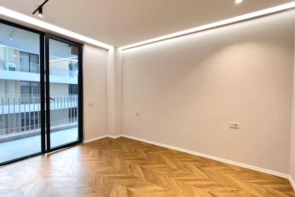 ZYRE ME Qera: 3 Ambiente Pune 📍Golden Tower (Mine Peza - Buze Rruges Kryesore) - Pallat V.2026 - K.3 - 116m2 || 1000 Euro/Muaj