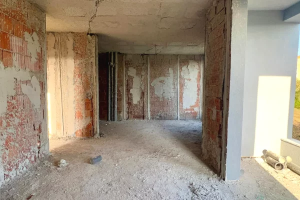 Shtepi ne shitje Apartament ne Tirane, 2+1, Mobilimi Bosh, pa mobiluar, Pagesa 172,000  Euro.