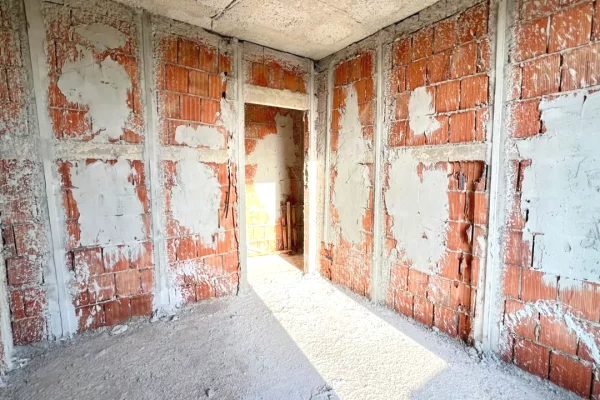 Shtepi ne shitje Apartament ne Tirane, 2+1, Mobilimi Bosh, pa mobiluar, Pagesa 172,000  Euro.