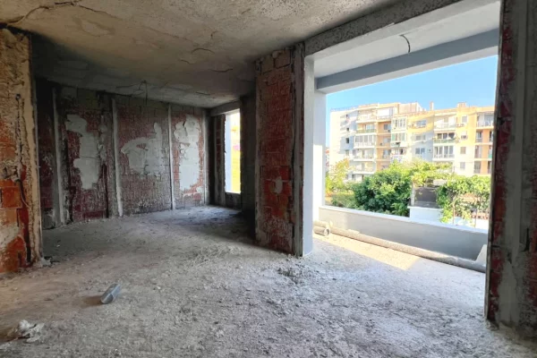 Shtepi ne shitje Apartament ne Tirane, 2+1, Mobilimi Bosh, pa mobiluar, Pagesa 172,000  Euro.