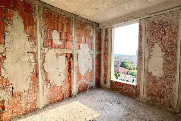 Shtepi ne shitje Apartament ne Tirane, 2+1, Mobilimi Bosh, pa mobiluar, Pagesa 172,000  Euro.