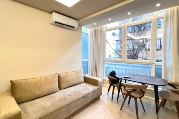 Shtepi me qera Apartament ne Tirane, 1+1, Mobilimi E mobiluar, Pagesa 55,000  Leke.