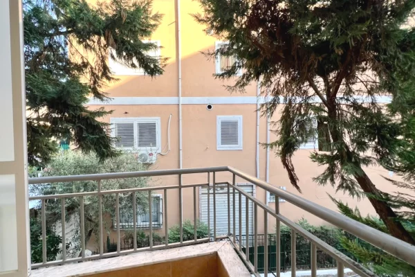 Shtepi me qera 1+1 ne Tirane - 55,000 Leke