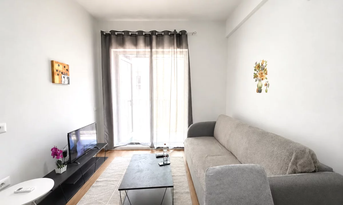 Shtepi ne shitje Apartament ne Tirane, 1+1, Mobilimi E mobiluar, Pagesa 105,000  Euro.
