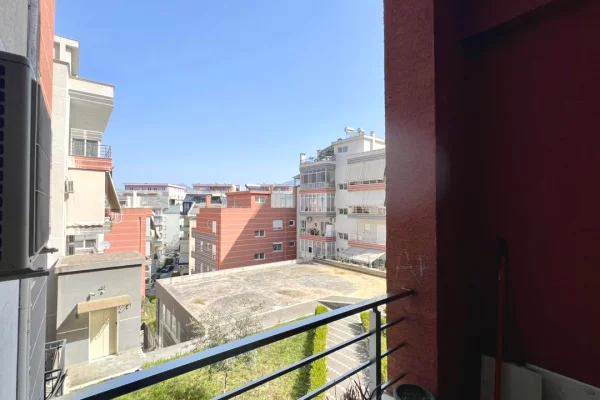Appartamento in affitto a Tirana 2+1, Arredato