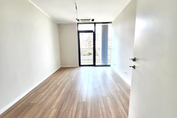 Me Qera: 💻Super zyre 📍Lake View, te Liqeni Tiranes (128m2) - 3 amb. pune, 2wc, verande & GARAZH🚗 || me super Pamje nga Liqeni | 1,500 Euro/Muaj