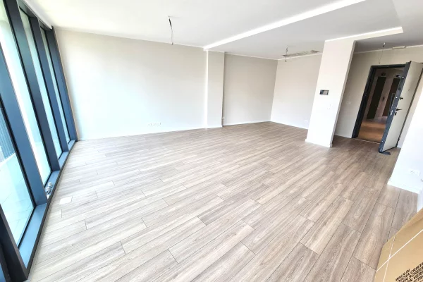 Me Qera: 💻Super zyre 📍Lake View, te Liqeni Tiranes (128m2) - 3 amb. pune, 2wc, verande & GARAZH🚗 || me super Pamje nga Liqeni | 1,500 Euro/Muaj