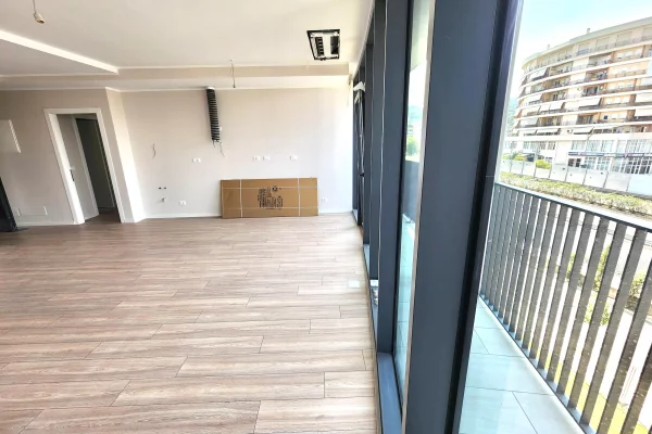 Me Qera: 💻Super zyre 📍Lake View, te Liqeni Tiranes (128m2) - 3 amb. pune, 2wc, verande & GARAZH🚗 || me super Pamje nga Liqeni | 1,500 Euro/Muaj