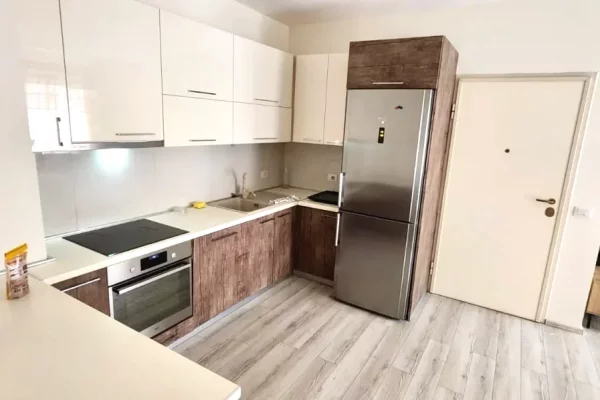 Shtepi me qera 2+1 ne Tirane - 690 Euro