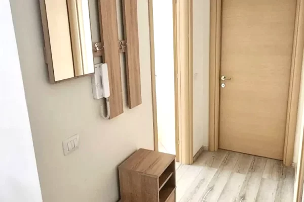 Shtepi me qera Apartament ne Tirane, 2+1, Mobilimi E mobiluar, Pagesa 690  Euro.