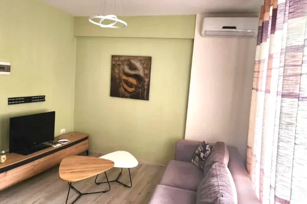 Shtepi me qera 2+1 ne Tirane - 690 Euro