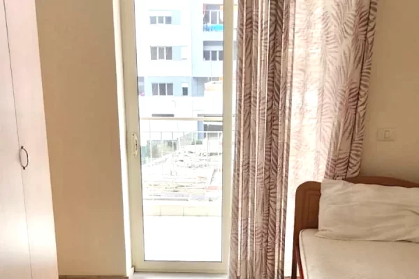 Shtepi me qera Apartament ne Tirane, 2+1, Mobilimi E mobiluar, Pagesa 690  Euro.