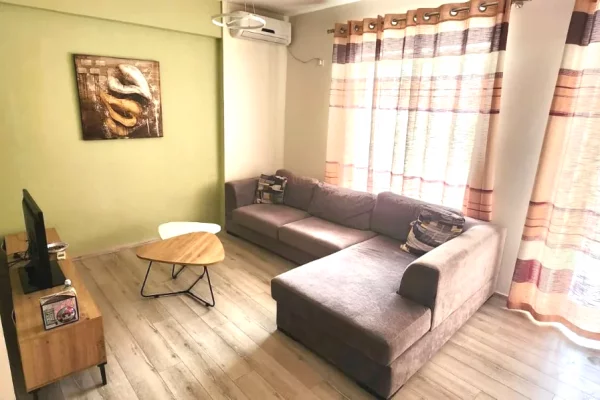 Shtepi me qera Apartament ne Tirane, 2+1, Mobilimi E mobiluar, Pagesa 690  Euro.
