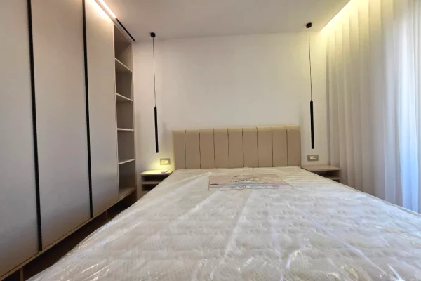 Shtepi ne shitje Apartament ne Tirane, 1+1, Mobilimi E mobiluar, Pagesa 120,000  Euro.