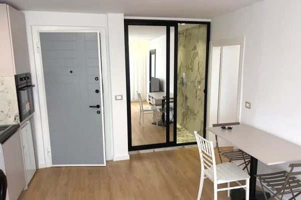 Shtepi ne shitje Apartament ne Tirane, 1+1, Mobilimi E mobiluar, Pagesa 120,000  Euro.
