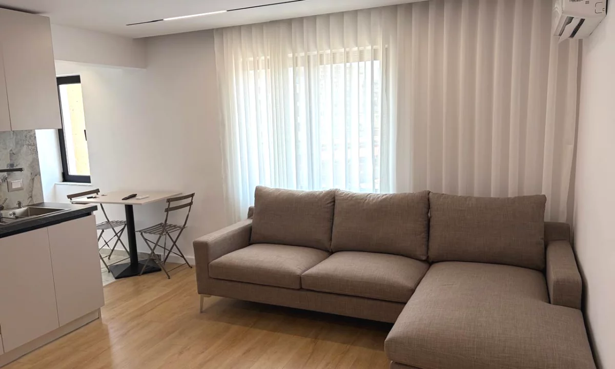 Shtepi ne shitje Apartament ne Tirane, 1+1, Mobilimi E mobiluar, Pagesa 110,000  Euro.