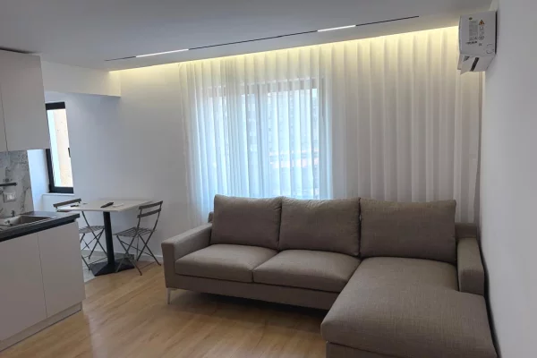 Shtepi ne shitje Apartament ne Tirane, 1+1, Mobilimi E mobiluar, Pagesa 110,000  Euro.