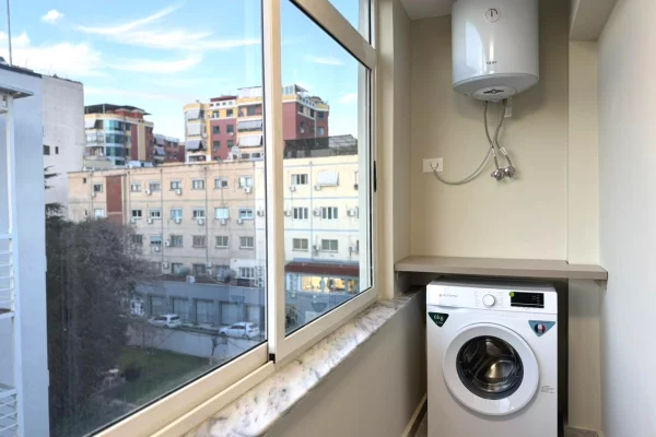 Shtepi ne shitje Apartament ne Tirane, 1+1, Mobilimi E mobiluar, Pagesa 193,000  Euro.