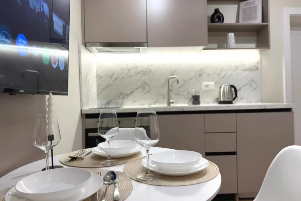 Shtepi ne shitje Apartament ne Tirane, 1+1, Mobilimi E mobiluar, Pagesa 193,000  Euro.