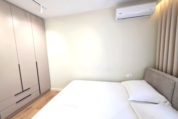 Shtepi ne shitje Apartament ne Tirane, 1+1, Mobilimi E mobiluar, Pagesa 187,000  Euro.