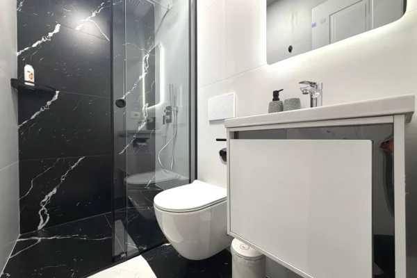 Shtepi ne shitje Apartament ne Tirane, 1+1, Mobilimi E mobiluar, Pagesa 187,000  Euro.