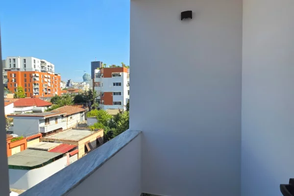 Shtepi ne shitje Apartament ne Tirane, 1+1, Mobilimi E mobiluar, Pagesa 110,000  Euro.
