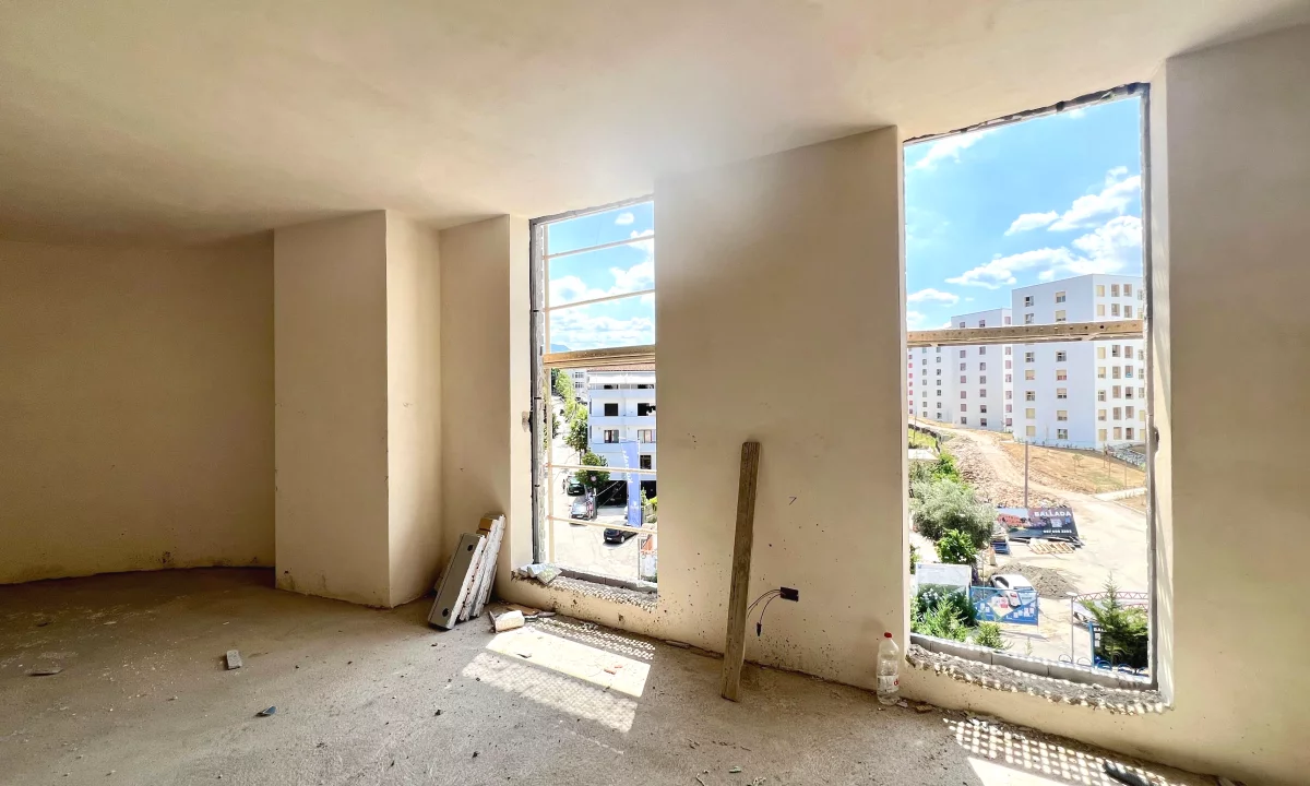 Shtepi ne shitje Apartament ne Tirane, 2+1, Mobilimi Bosh, pa mobiluar, Pagesa 215,000  Euro.