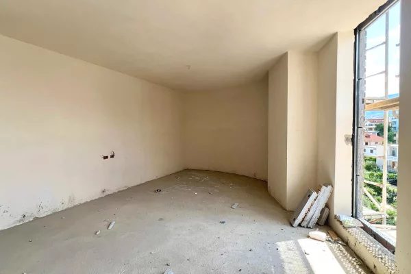 Shtepi ne shitje Apartament ne Tirane, 2+1, Mobilimi Bosh, pa mobiluar, Pagesa 215,000  Euro.